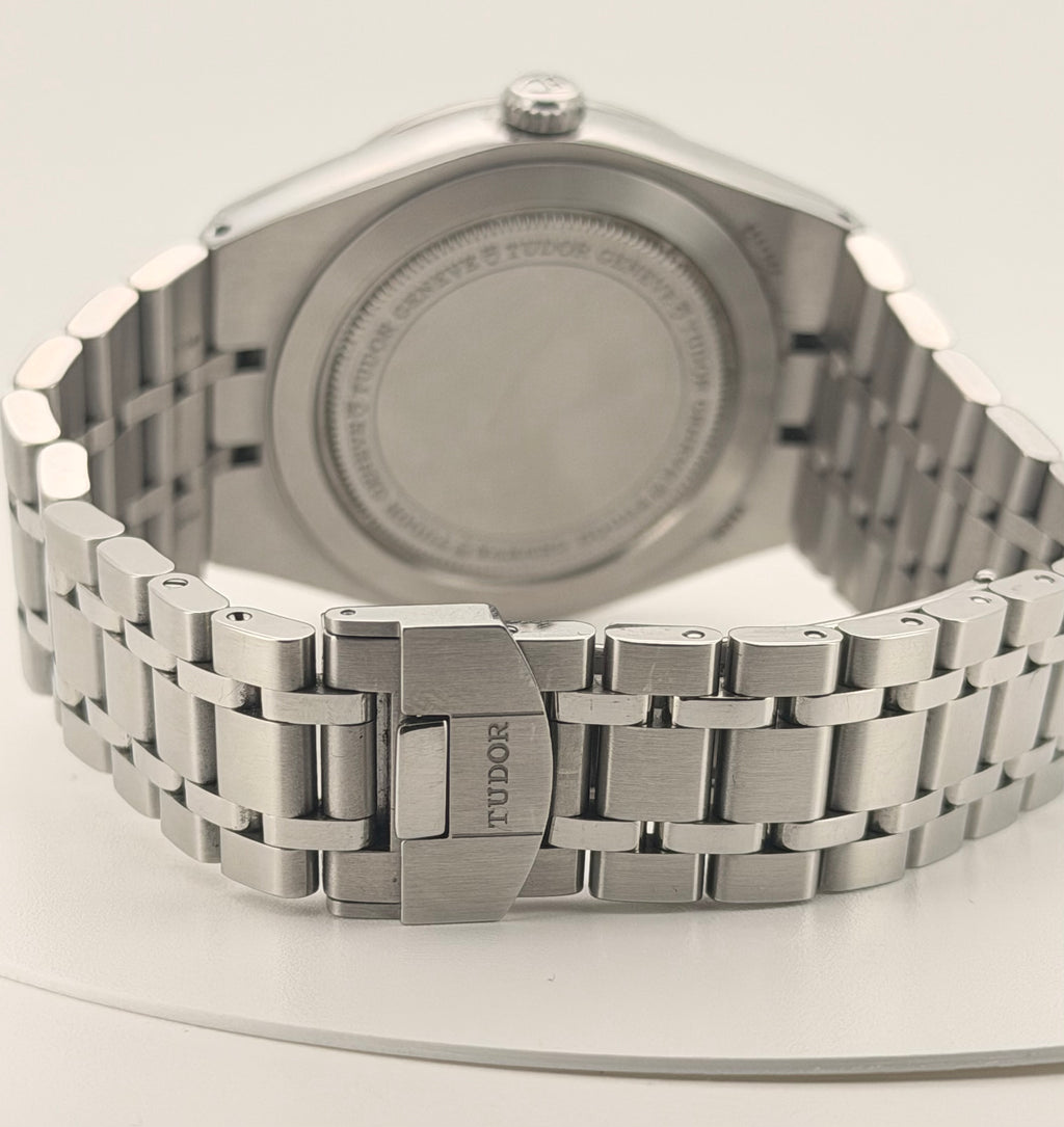 Tudor Royal Black Dial 2025 – Full Set, Box & Papers, 5-Year Tudor Warranty