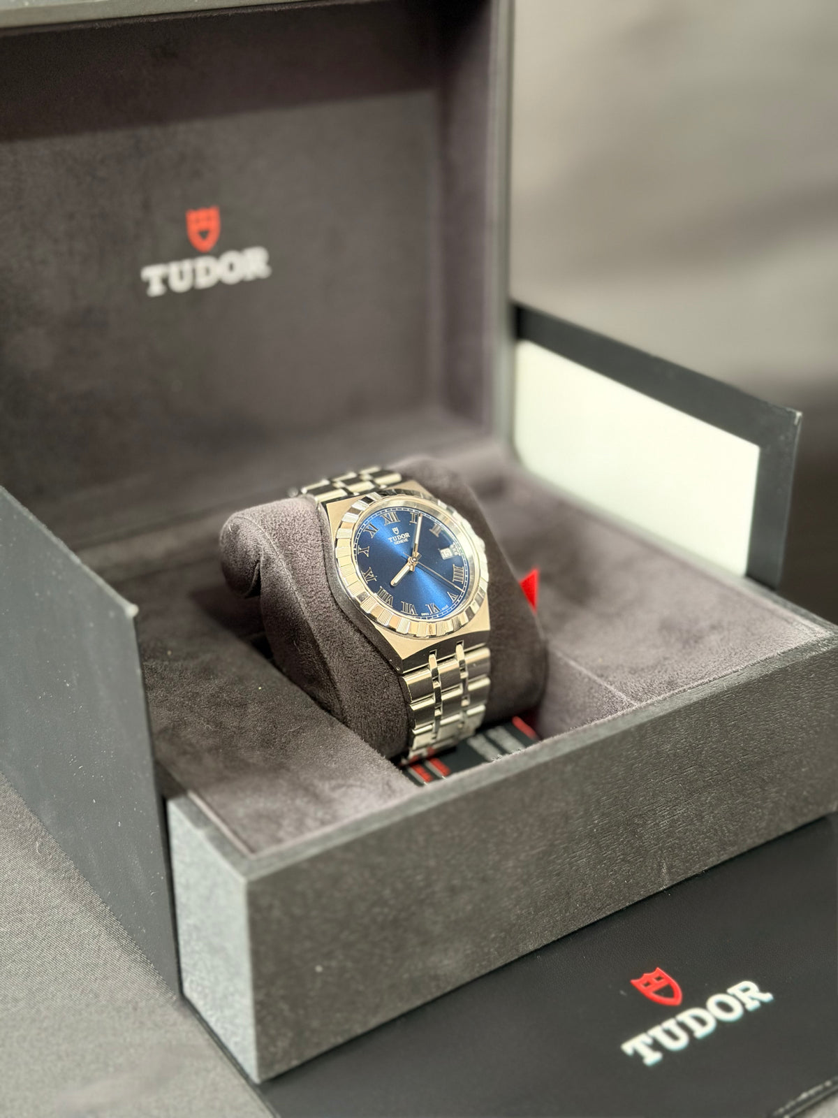 TUDOR Royal 28500 38mm Blue Dial Roman Date Steel Bracelet Full Set - 2022